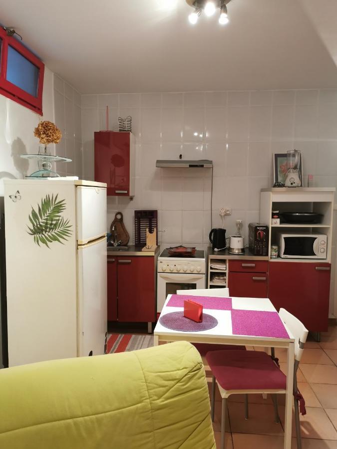 Appartement En Sous Sol De Villa Avec Acces Jardin Et Piscine Marseilles Exterior foto